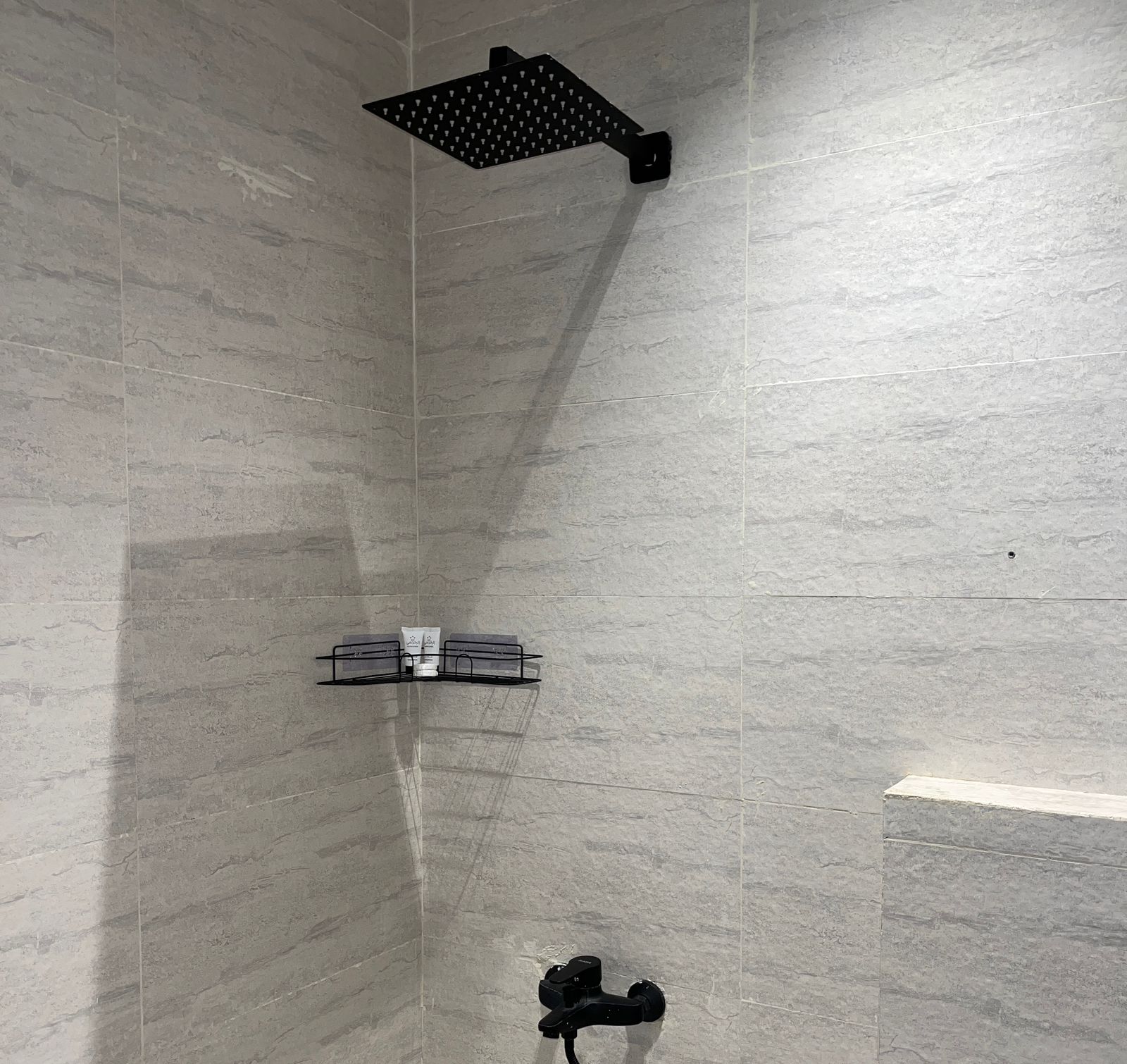 استديو مميز في حي حطين 111