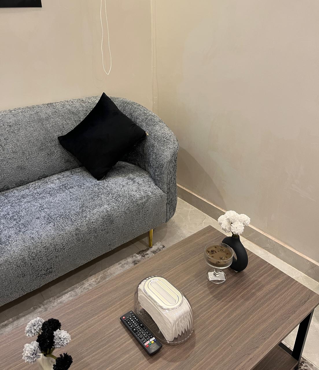 شقه مميزه في حي الفلاح 114