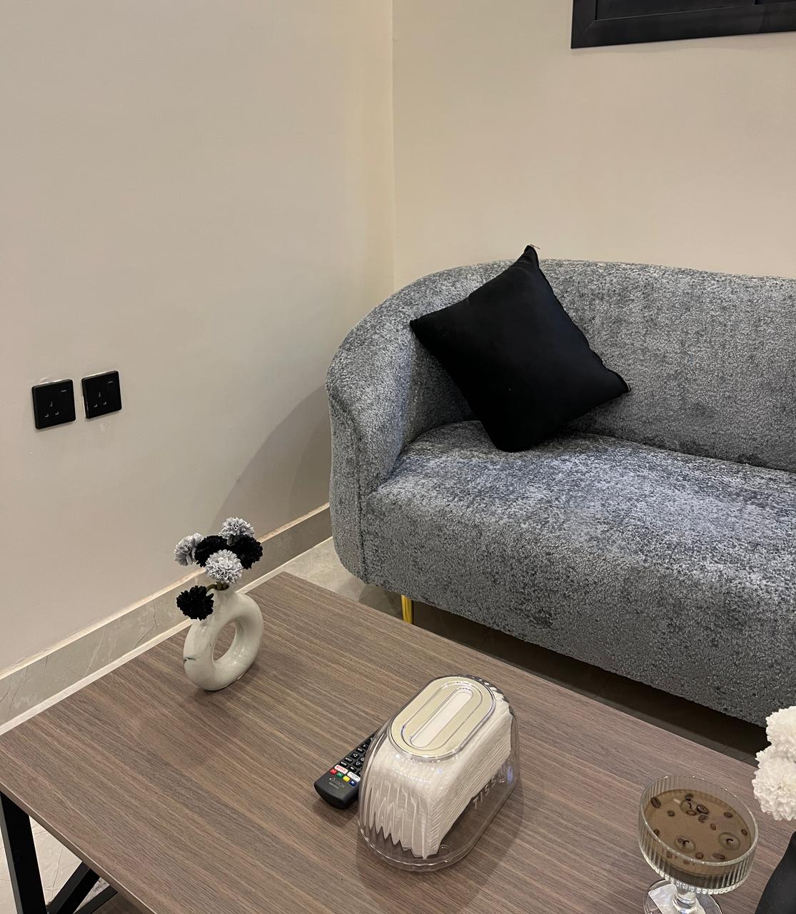 شقه مميزه في حي الفلاح 114