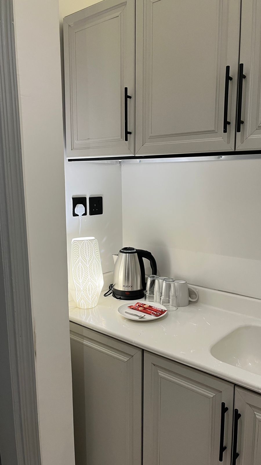 استديو مميزه في حي الفلاح رقم 110